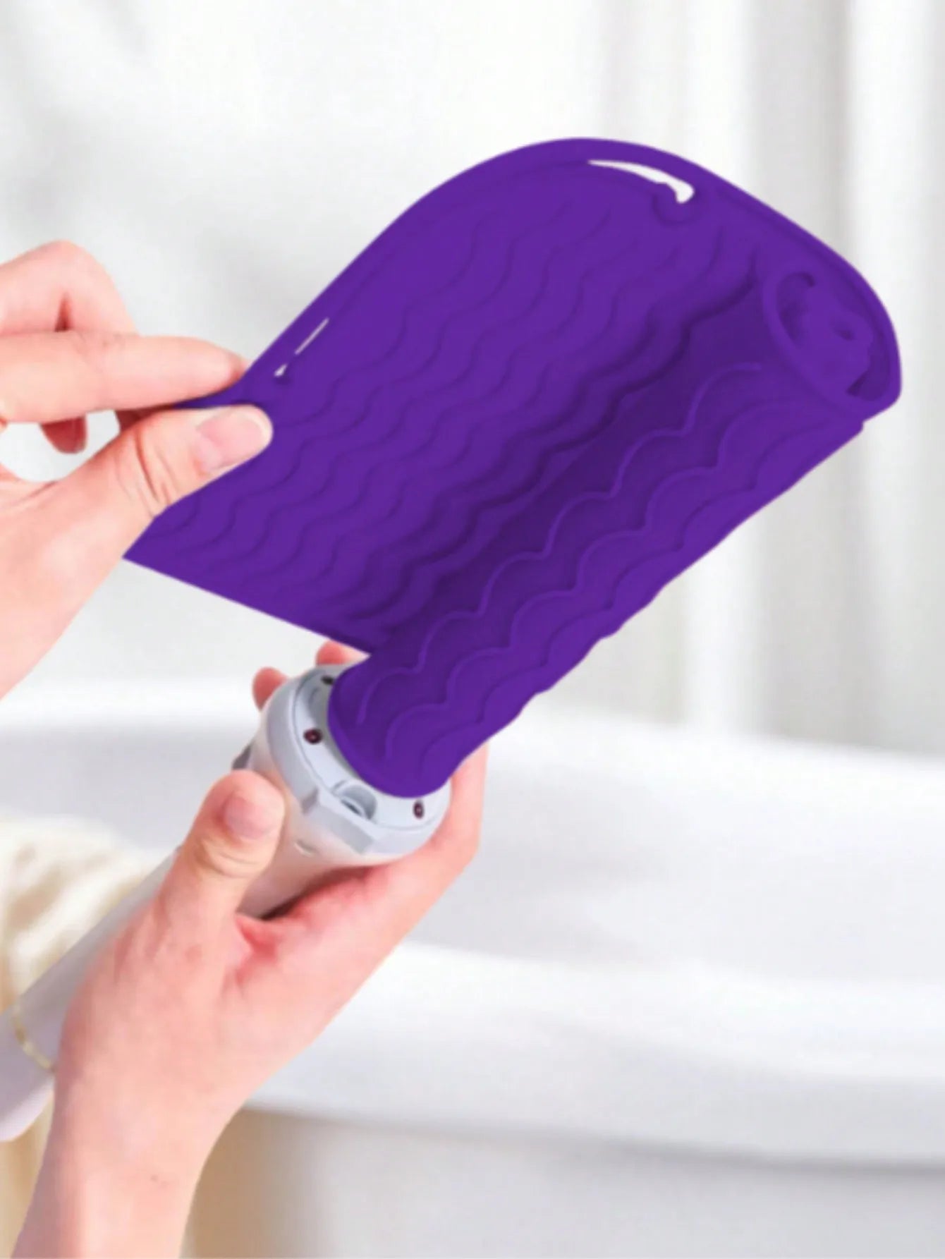 Silicone Heat Resistant Travel Mat, Portable Pad Cover for Curling Iron, Flat Iron and Hair Straightener, Plus Size