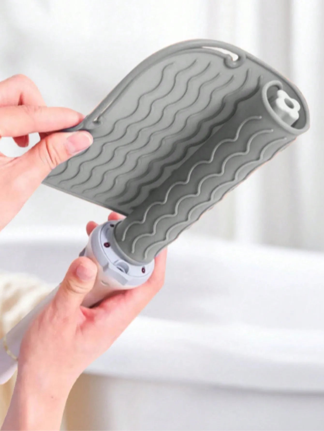 Silicone Heat Resistant Travel Mat, Portable Pad Cover for Curling Iron, Flat Iron and Hair Straightener, Plus Size